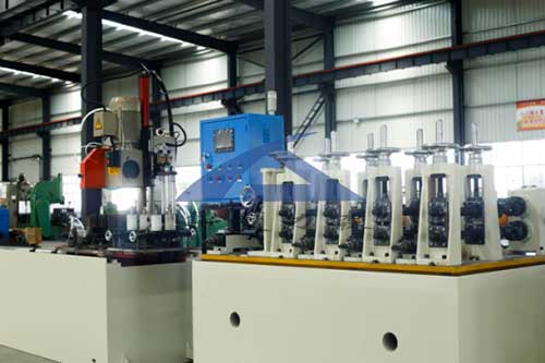 不銹鋼制管機,鈦焊管制管機,熱交換管制管機,制管機廠家,飲用水管制管機,排氣管制管機,復合管制管機,制管機模具,自來水管制管機,制管機價格,專業(yè)制管機,制管機